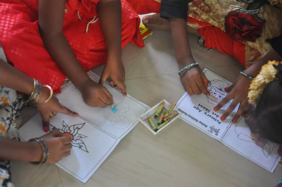 smiley children society children drawing in pothaaram, andhrapradesh for help director prudhvi moses